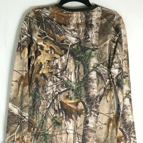 Under Armer Women's RealTree Camouflage Long Sleeves Heat Gear - Picture 2 of 5